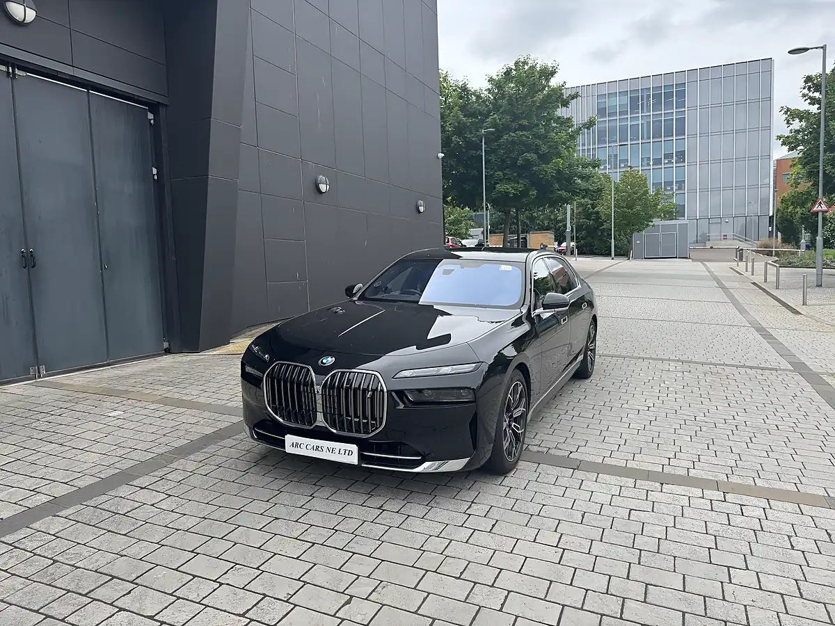 Used 2023 BMW I7 Excellence Pro Black - Interior and Exterior details 5