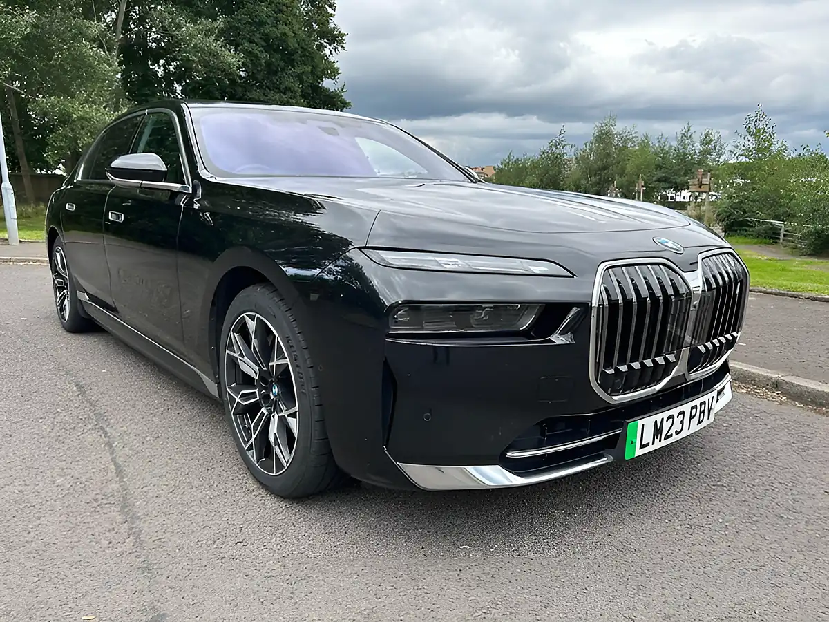 Used 2023 BMW I7 Excellence Pro Black Sapphire - Front View