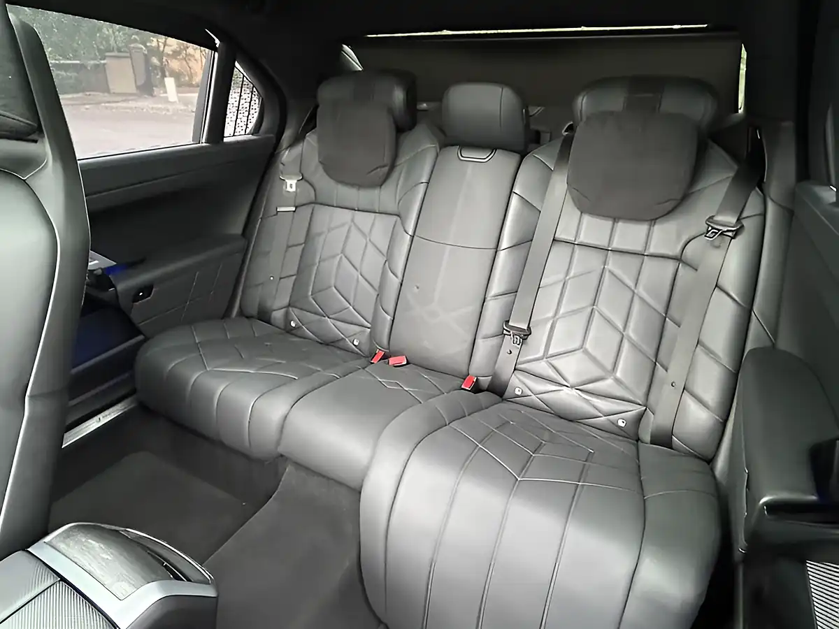 Used 2023 BMW I7 Excellence Pro Black Sapphire - Interior and Exterior details 12