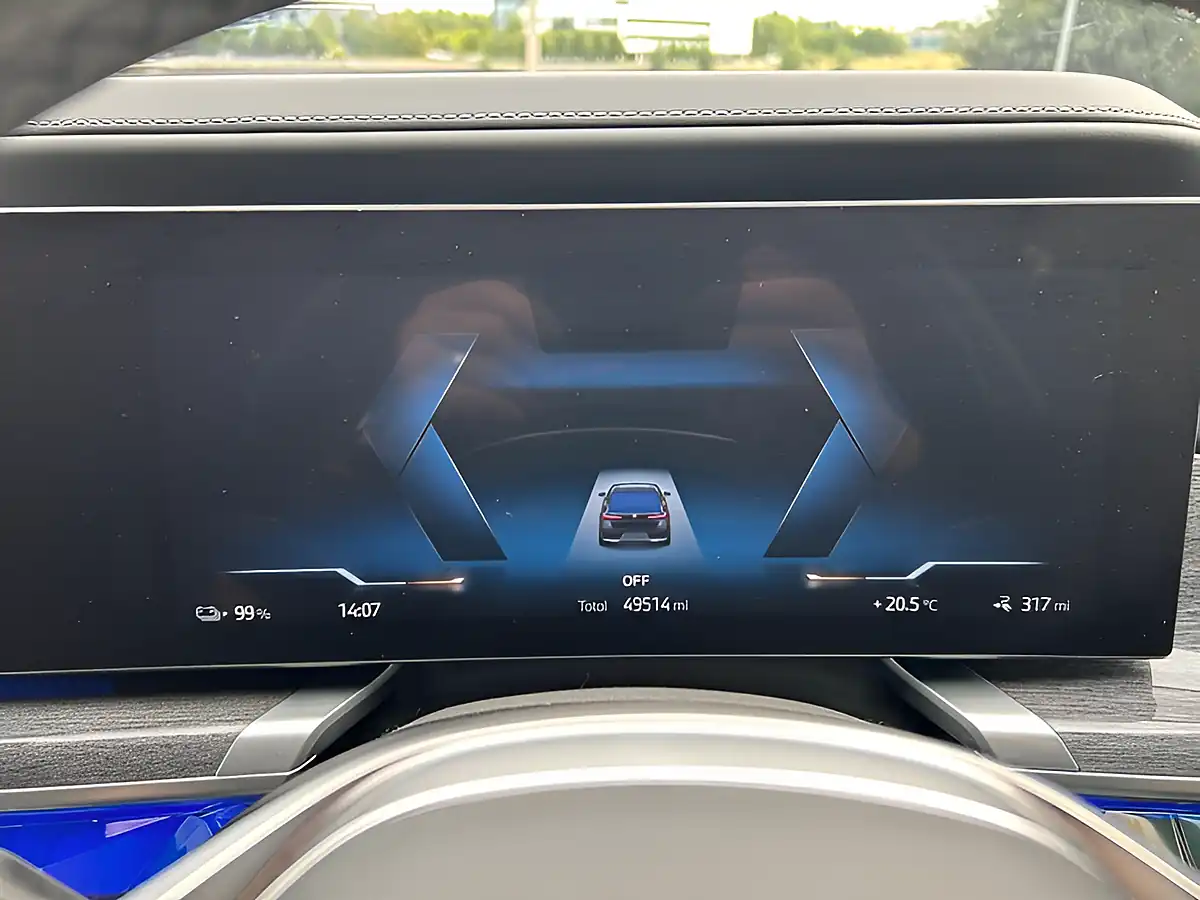 Used 2023 BMW I7 Excellence Pro Black Sapphire - Interior and Exterior details 19