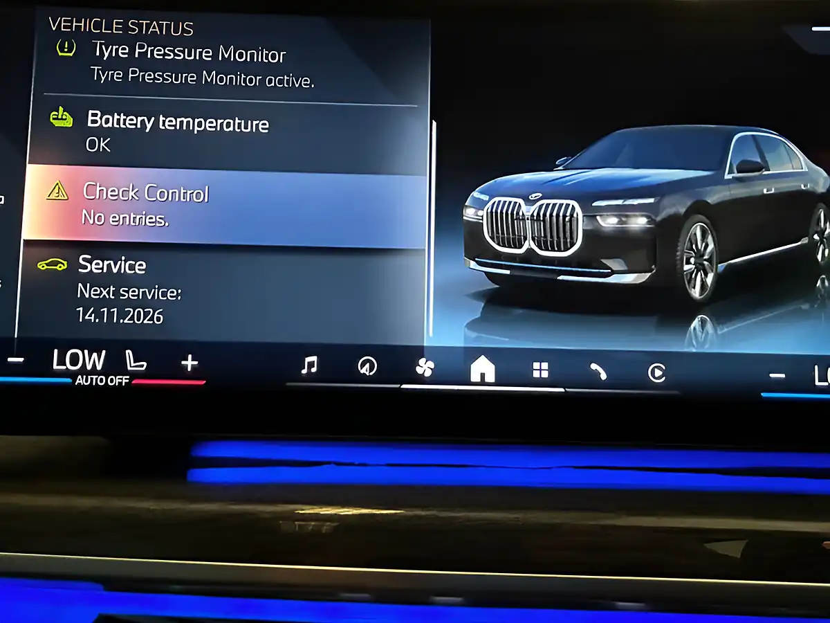 Used 2023 BMW I7 Excellence Pro Black Sapphire - Interior and Exterior details 20