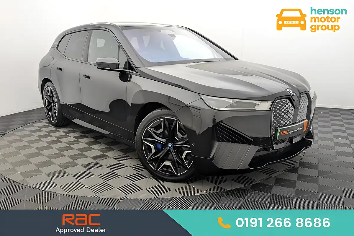 Used 2023 BMW Ix M Sport Black - Front View