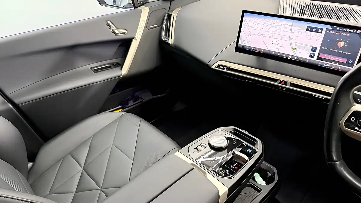 Used 2023 BMW Ix M Sport White - Interior and Exterior details 13