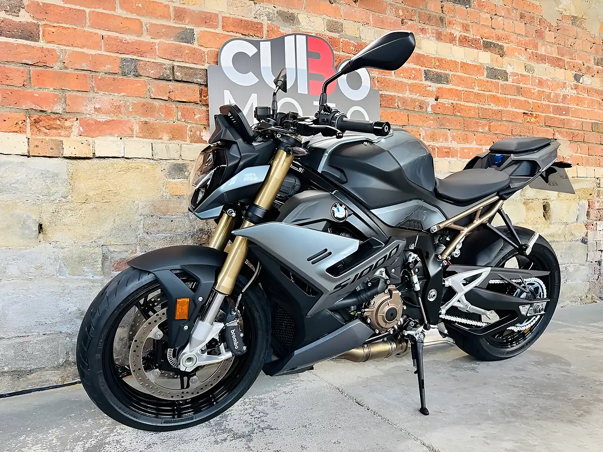 Used 2023 BMW S 1000 R Sport Blue - Interior and Exterior details 12