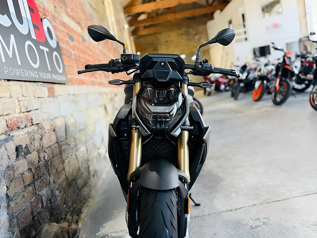 Used 2023 BMW S 1000 R Sport Blue - Interior and Exterior details 19