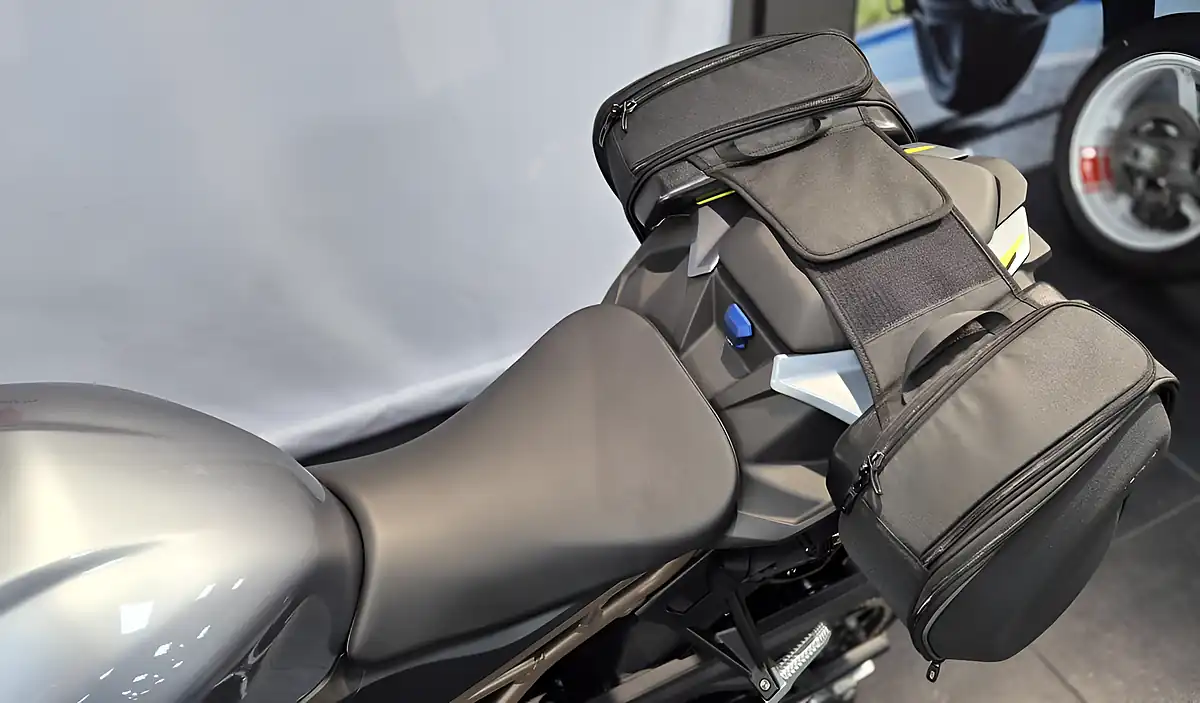 Used 2023 BMW S 1000 R Sport Bluestone Metallic - Interior and Exterior details 10