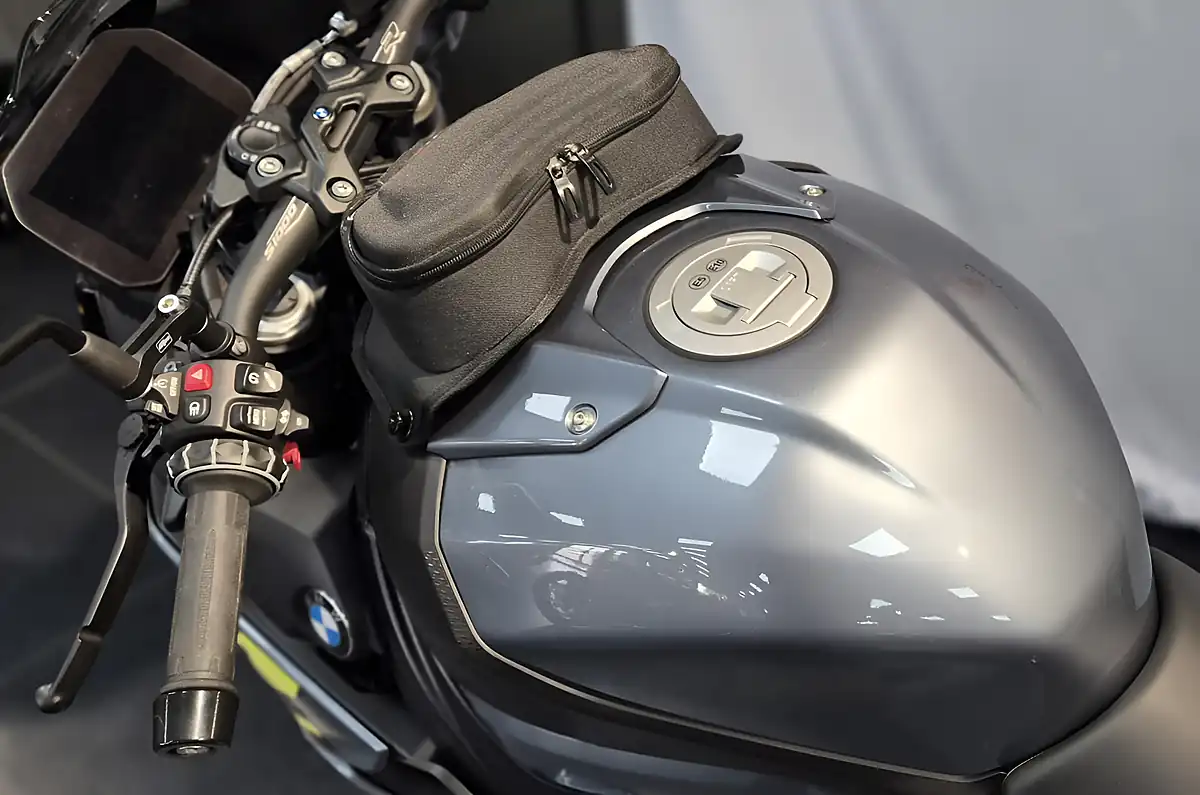 Used 2023 BMW S 1000 R Sport Bluestone Metallic - Interior and Exterior details 14