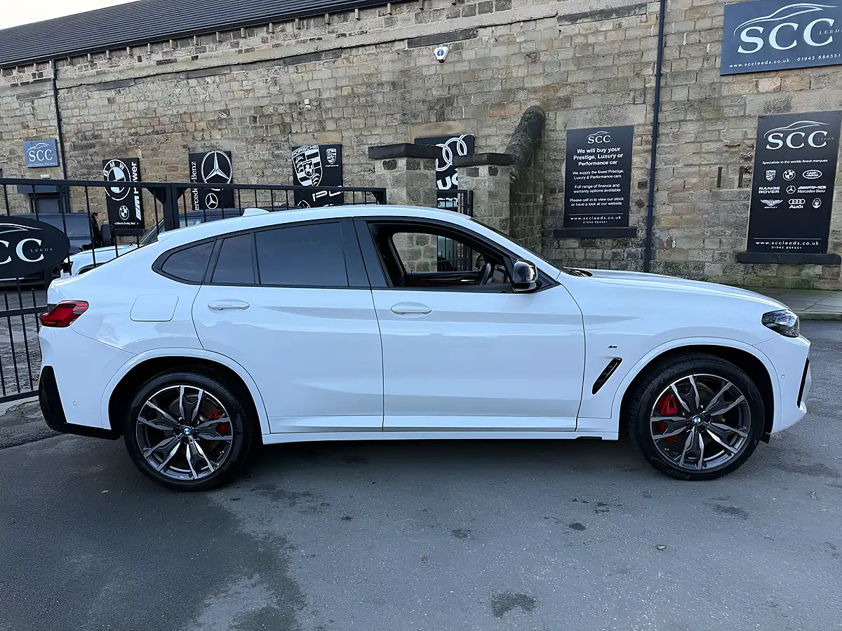 Used 2023 BMW X4 M Sport Pro Alpine White - Interior and Exterior details 12