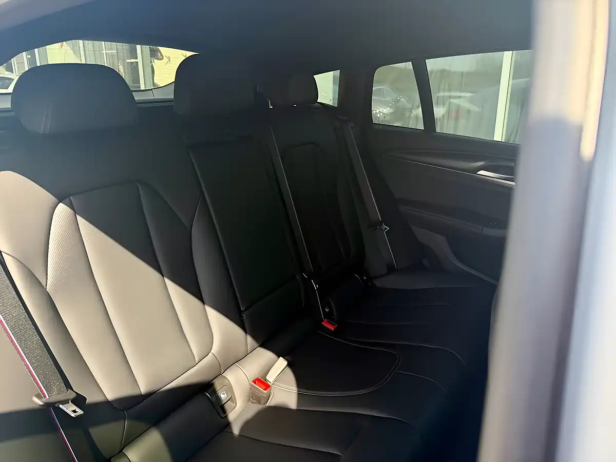Used 2023 BMW X4 M Sport White - Interior and Exterior details 10