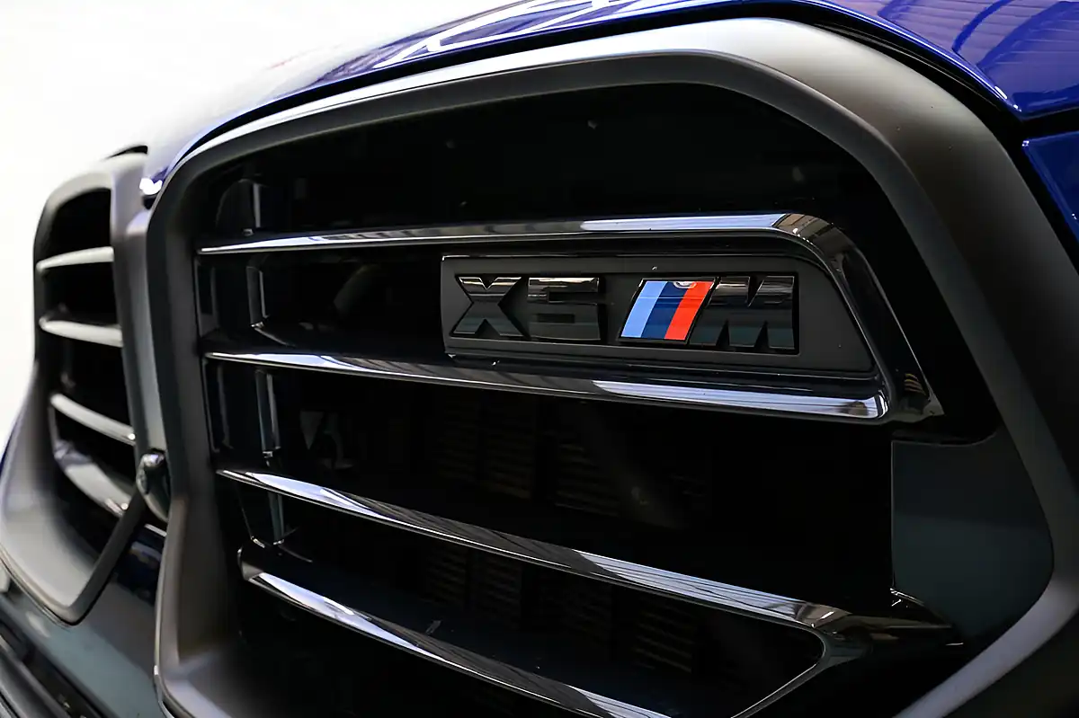 Used 2023 BMW X5 M Competition Blue - Interior and Exterior details 9