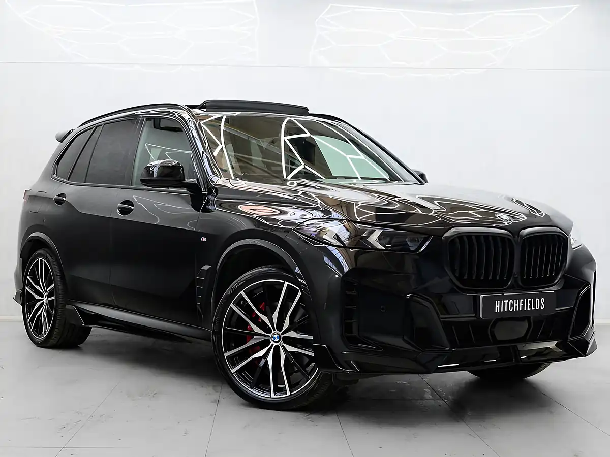 Used 2023 BMW X5 M Sport Black - Front View