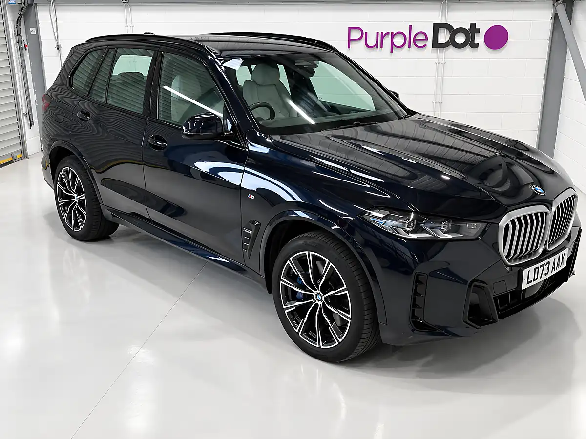 Used 2023 BMW X5 M Sport Black - Front View