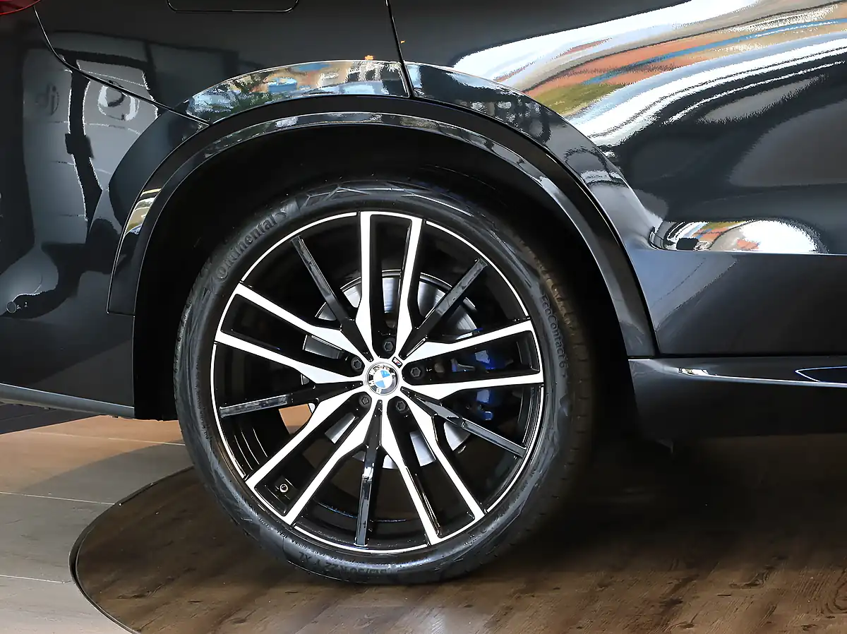 Used 2023 BMW X5 M Sport Black Sapphire Metallic Paint - Interior and Exterior details 10