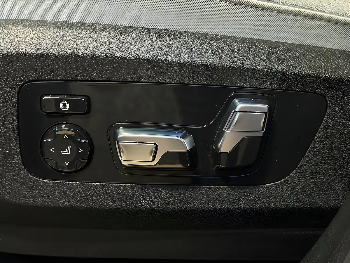 Used 2023 BMW X5 M Sport Black Sapphire Metallic Paint - Interior and Exterior details 15