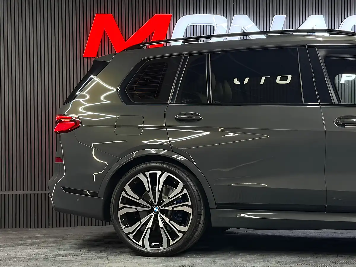 Used 2023 BMW X7 M Sport Grey - Interior and Exterior details 8