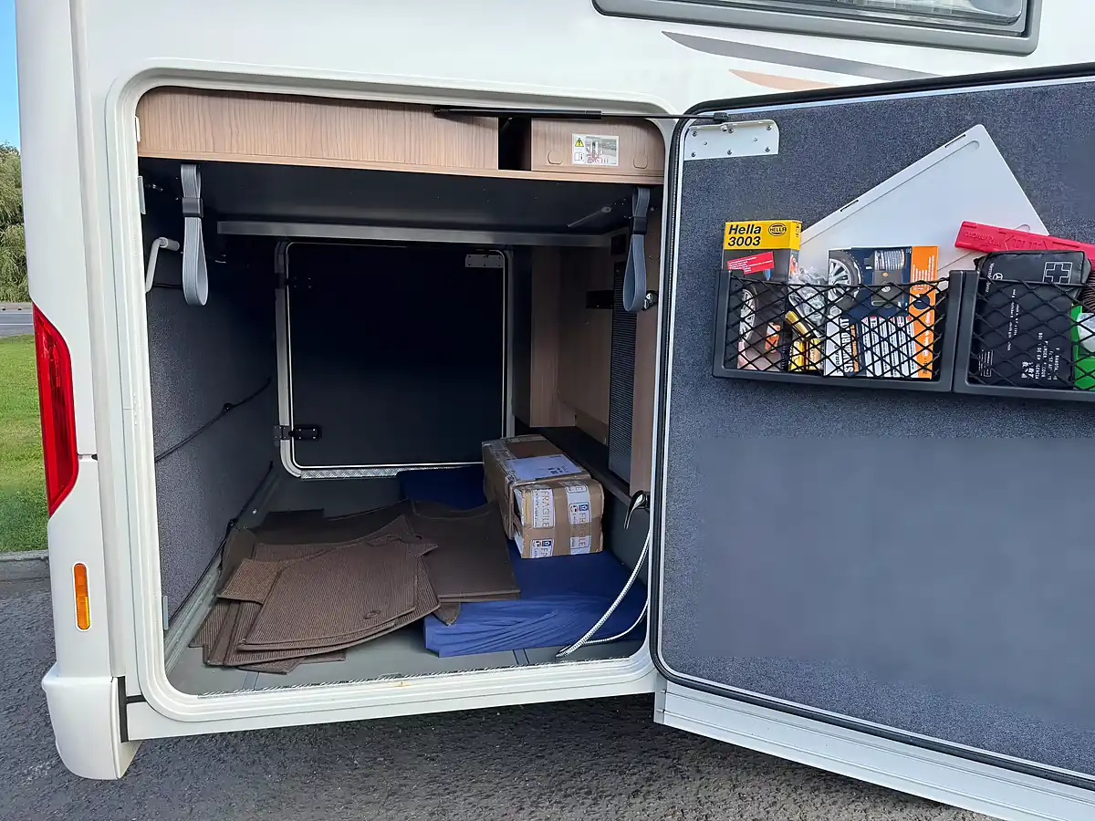 Used 2023 Carthago C-Tourer T150QB - Interior and Exterior details 6