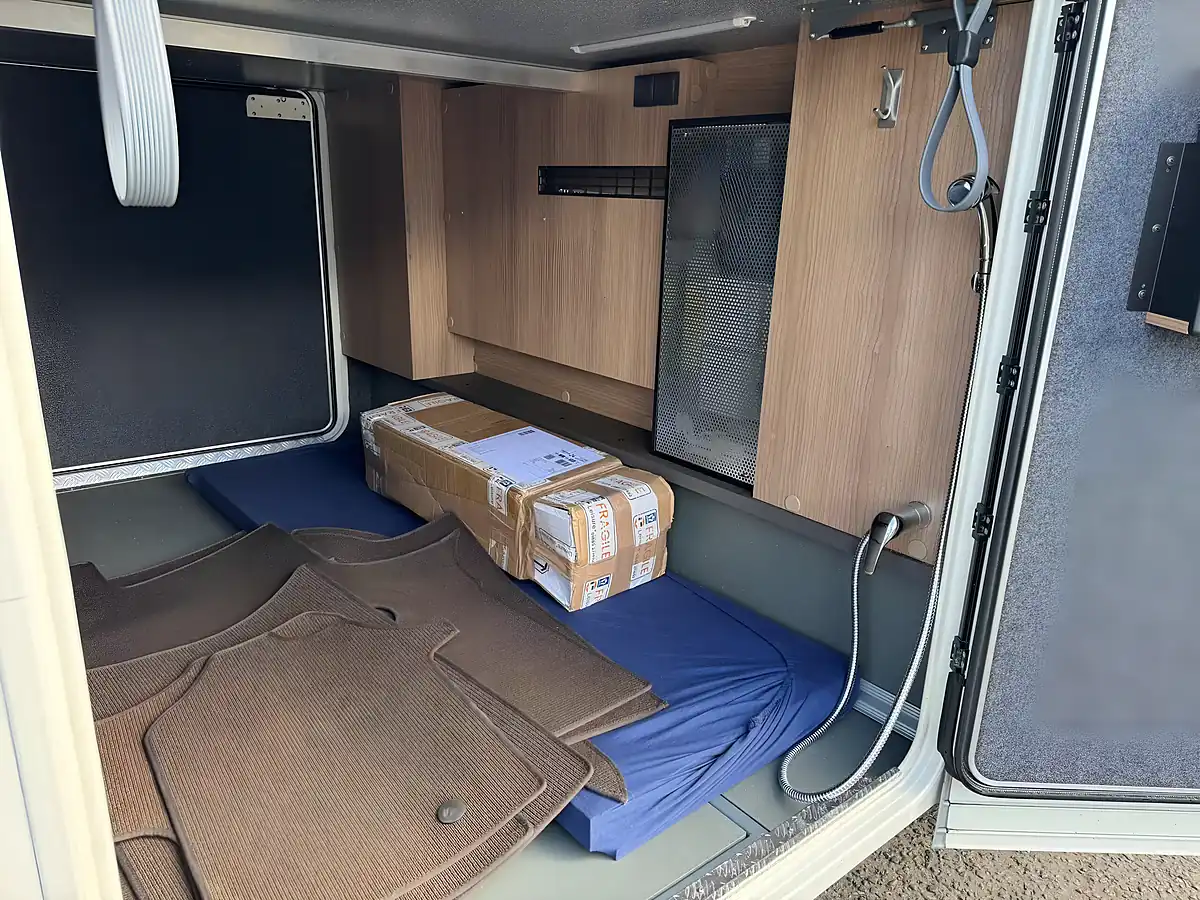 Used 2023 Carthago C-Tourer T150QB - Interior and Exterior details 7