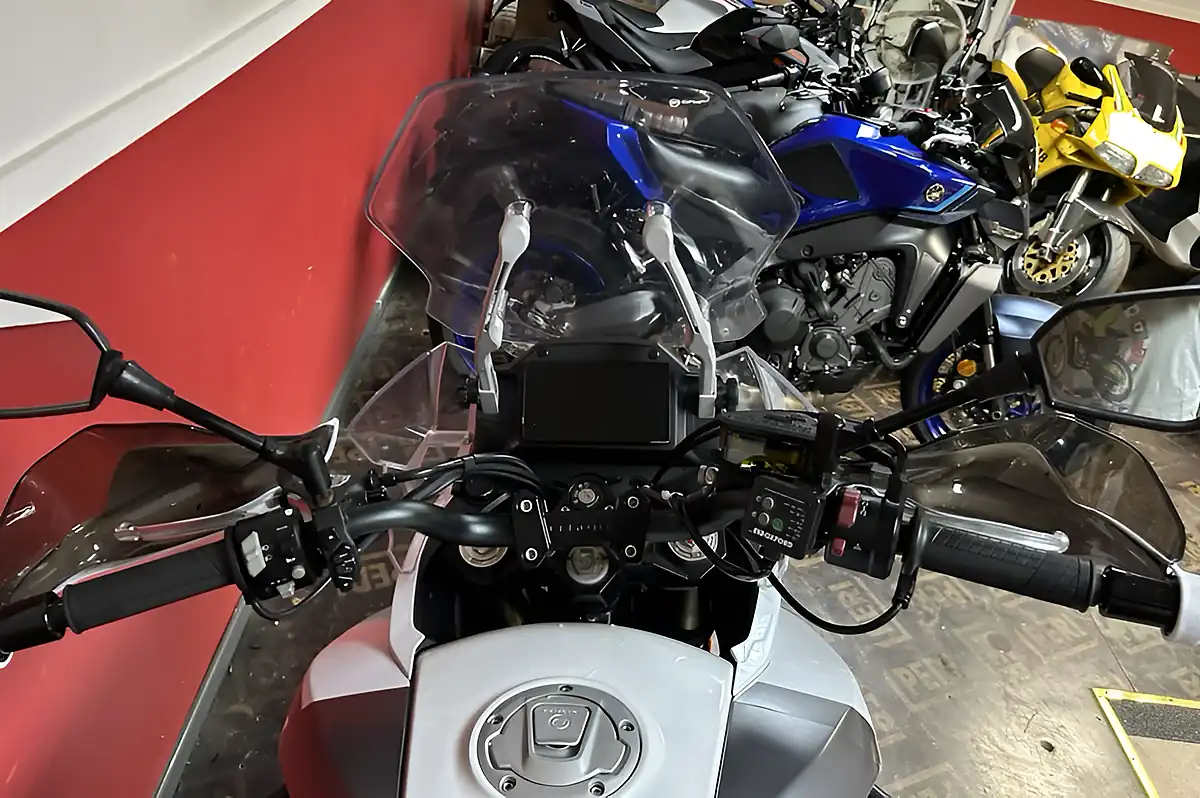 Used 2023 Cfmoto 650MT Sports Tourer White - Interior and Exterior details 11