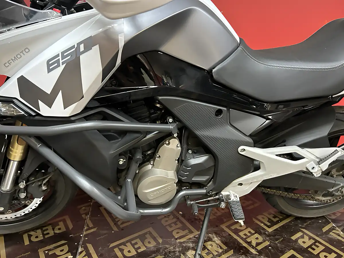 Used 2023 Cfmoto 650MT Sports Tourer White - Interior and Exterior details 4