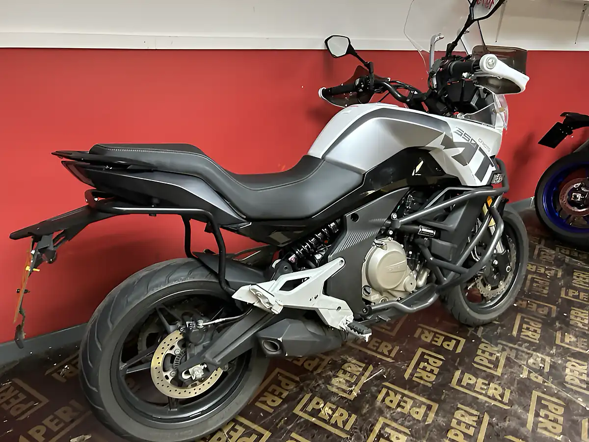 Used 2023 Cfmoto 650MT Sports Tourer White - Interior and Exterior details 7