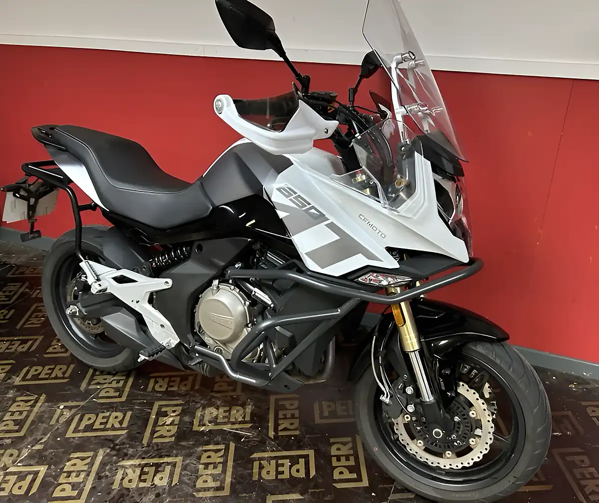 Used 2023 Cfmoto 650MT Sports Tourer White - Interior and Exterior details 9