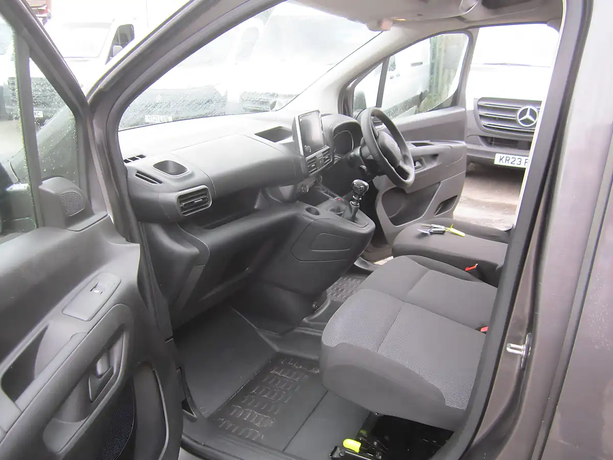 Used 2023 Citroen Berlingo 1000 En-Prise Ed Grey - Interior and Exterior details 10