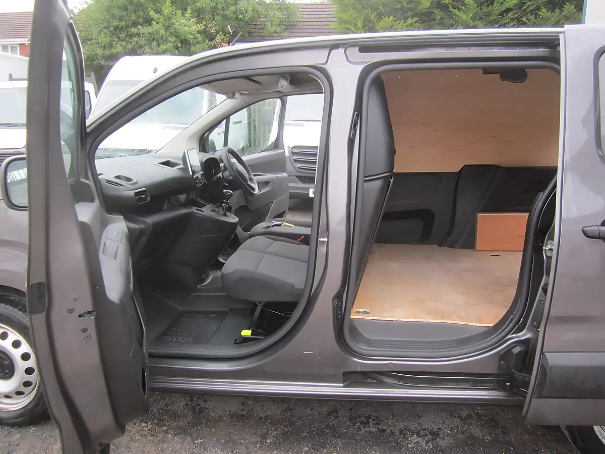 Used 2023 Citroen Berlingo 1000 En-Prise Ed Grey - Interior and Exterior details 11