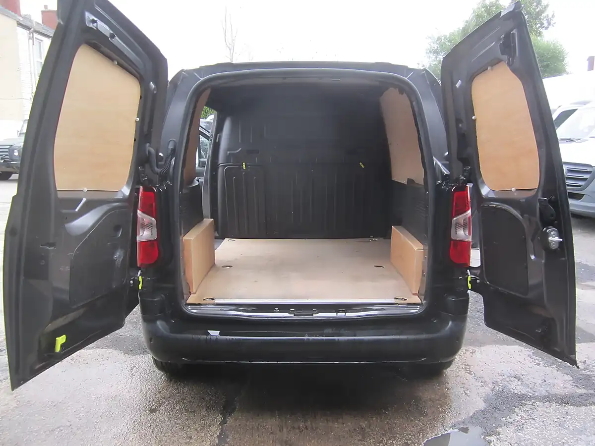 Used 2023 Citroen Berlingo 1000 En-Prise Ed Grey - Interior and Exterior details 12
