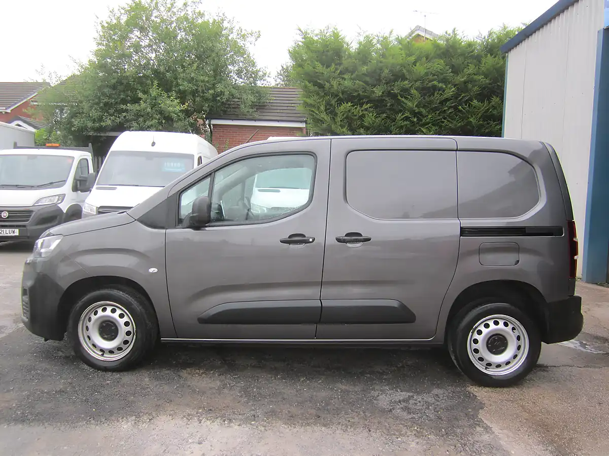 Used 2023 Citroen Berlingo 1000 En-Prise Ed Grey - Interior and Exterior details 4