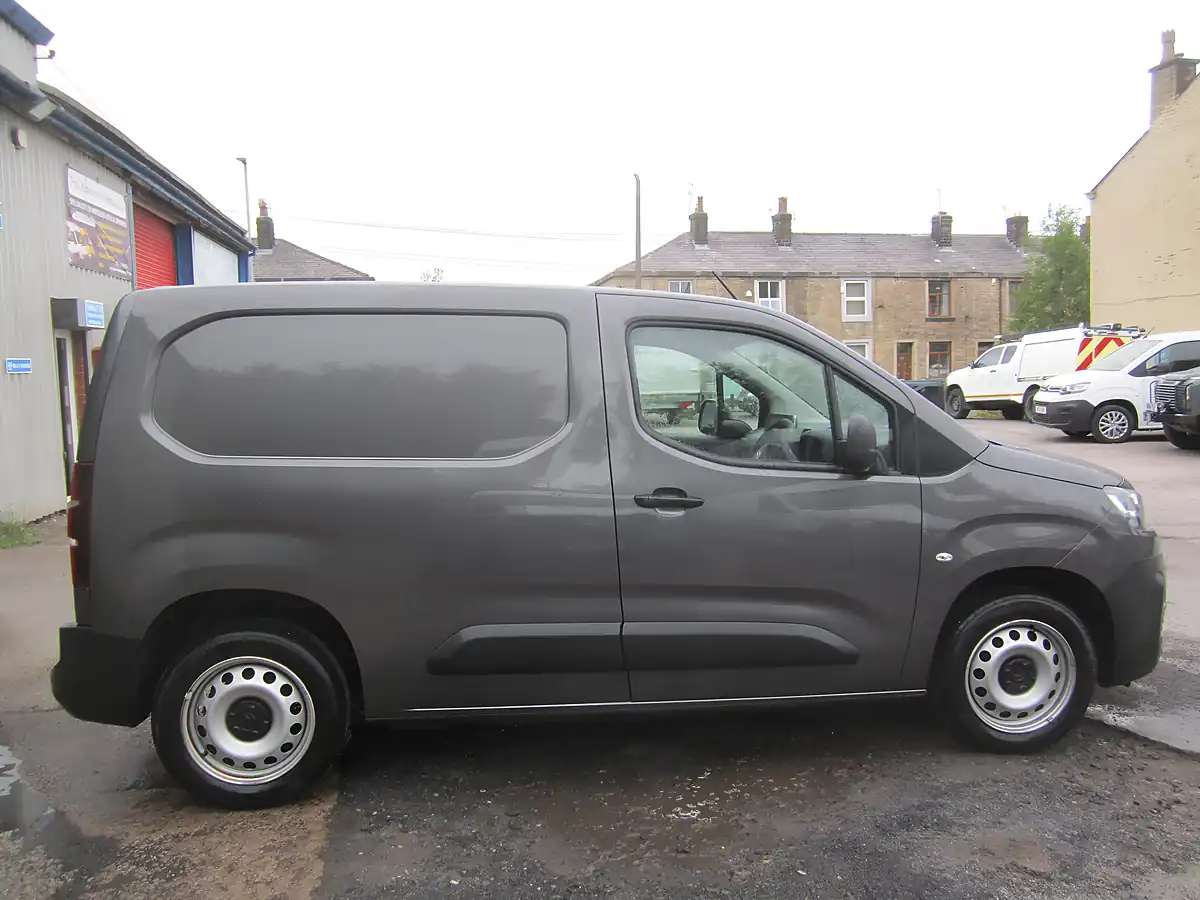 Used 2023 Citroen Berlingo 1000 En-Prise Ed Grey - Interior and Exterior details 8