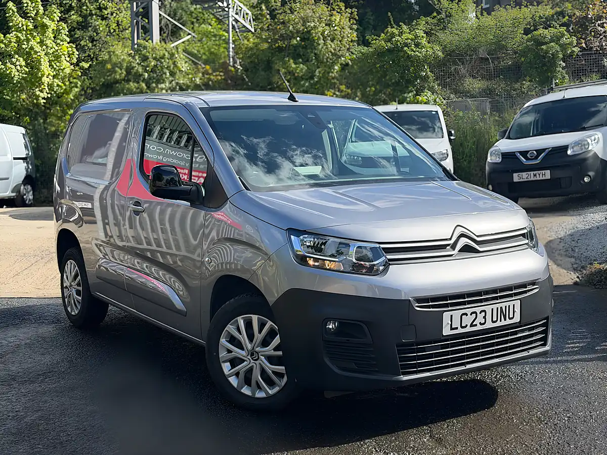 Used 2023 Citroen Berlingo Driver Edition M Grey - Front View