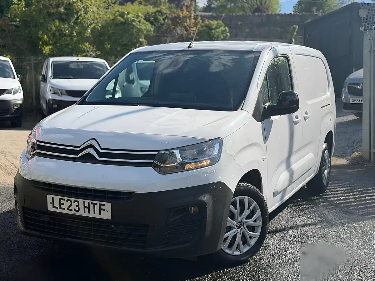 Used 2023 Citroen Berlingo Driver Edition Xl White - Interior and Exterior details 3