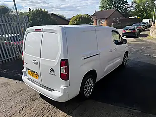 Used 2023 Citroen Berlingo Driver Edition Xl White - Interior and Exterior details 7