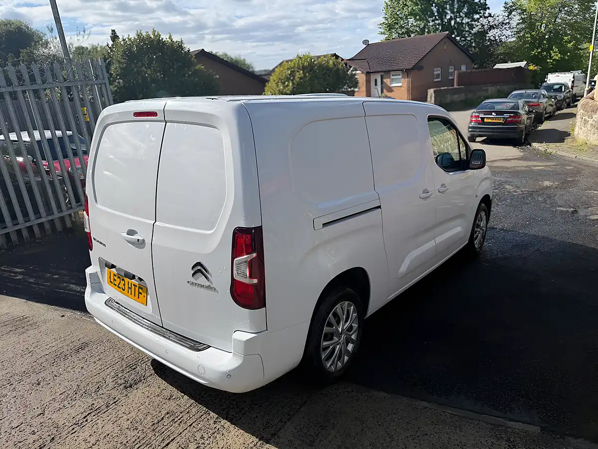 Used 2023 Citroen Berlingo Driver Edition Xl White - Interior and Exterior details 7