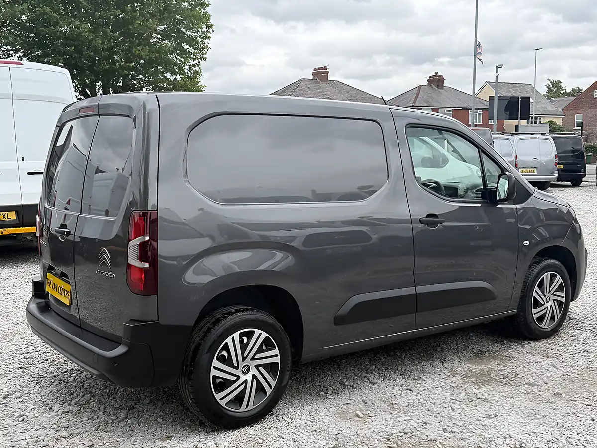 Used 2023 Citroen Berlingo Enterprise Edition 1000 M Grey - Interior and Exterior details 11