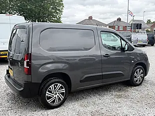 Used 2023 Citroen Berlingo Enterprise Edition 1000 M Grey - Interior and Exterior details 12