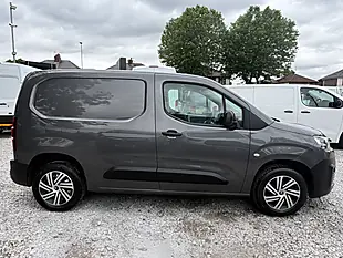 Used 2023 Citroen Berlingo Enterprise Edition 1000 M Grey - Interior and Exterior details 13