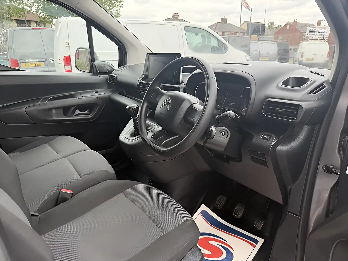 Used 2023 Citroen Berlingo Enterprise Edition 1000 M Grey - Interior and Exterior details 14