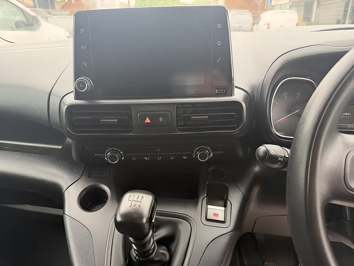 Used 2023 Citroen Berlingo Enterprise Edition 1000 M Grey - Interior and Exterior details 15