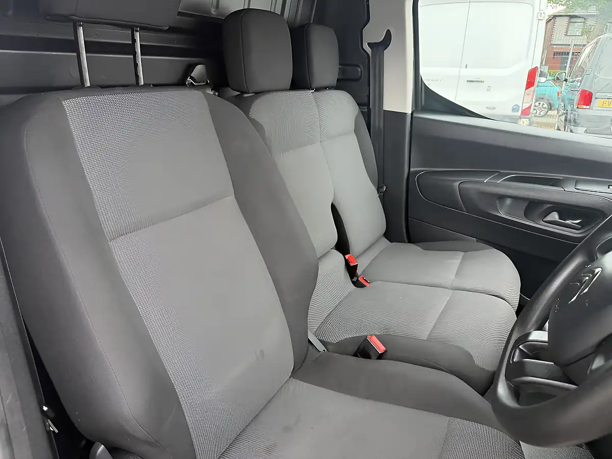 Used 2023 Citroen Berlingo Enterprise Edition 1000 M Grey - Interior and Exterior details 16