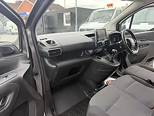 Used 2023 Citroen Berlingo Enterprise Edition 1000 M Grey - Interior and Exterior details 17