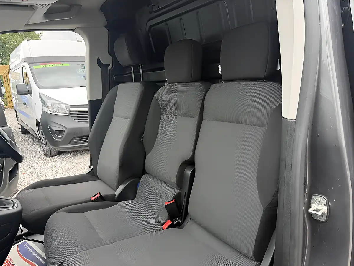 Used 2023 Citroen Berlingo Enterprise Edition 1000 M Grey - Interior and Exterior details 19