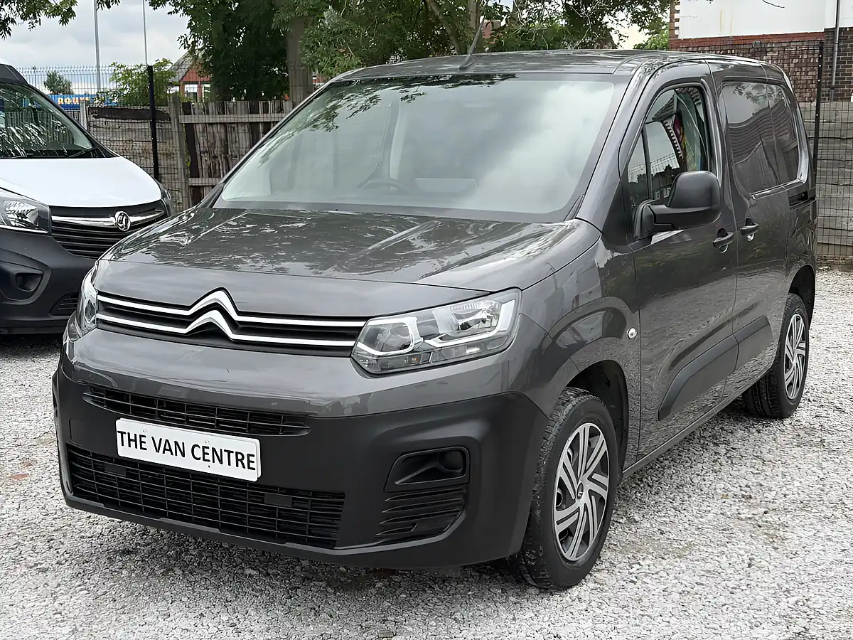Used 2023 Citroen Berlingo Enterprise Edition 1000 M Grey - Interior and Exterior details 4