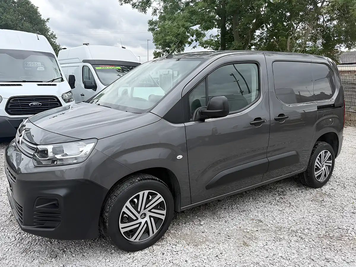 Used 2023 Citroen Berlingo Enterprise Edition 1000 M Grey - Interior and Exterior details 5