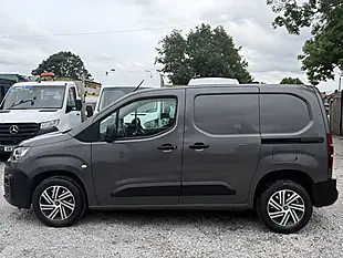 Used 2023 Citroen Berlingo Enterprise Edition 1000 M Grey - Interior and Exterior details 6