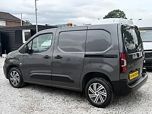 Used 2023 Citroen Berlingo Enterprise Edition 1000 M Grey - Interior and Exterior details 7