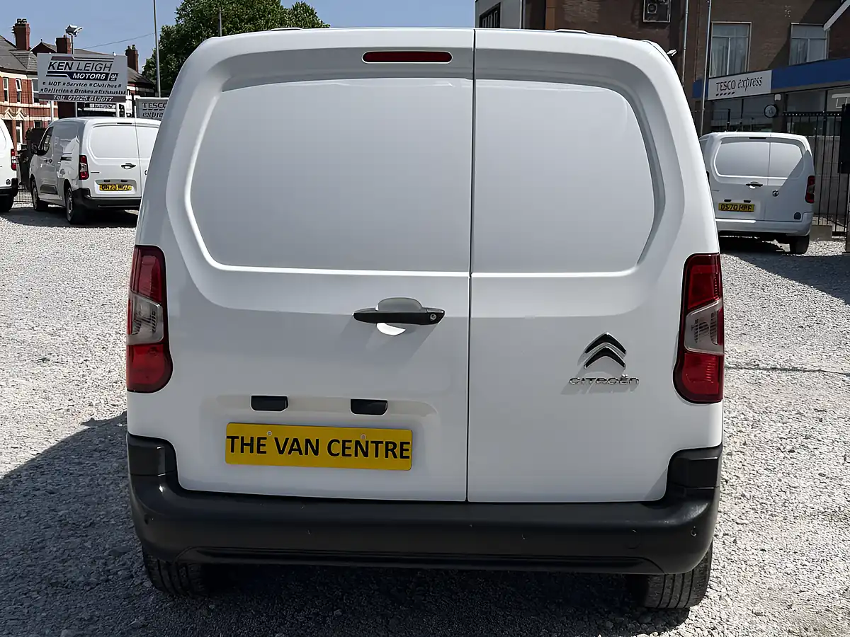 Used 2023 Citroen Berlingo Enterprise Edition 1000 M White - Interior and Exterior details 10
