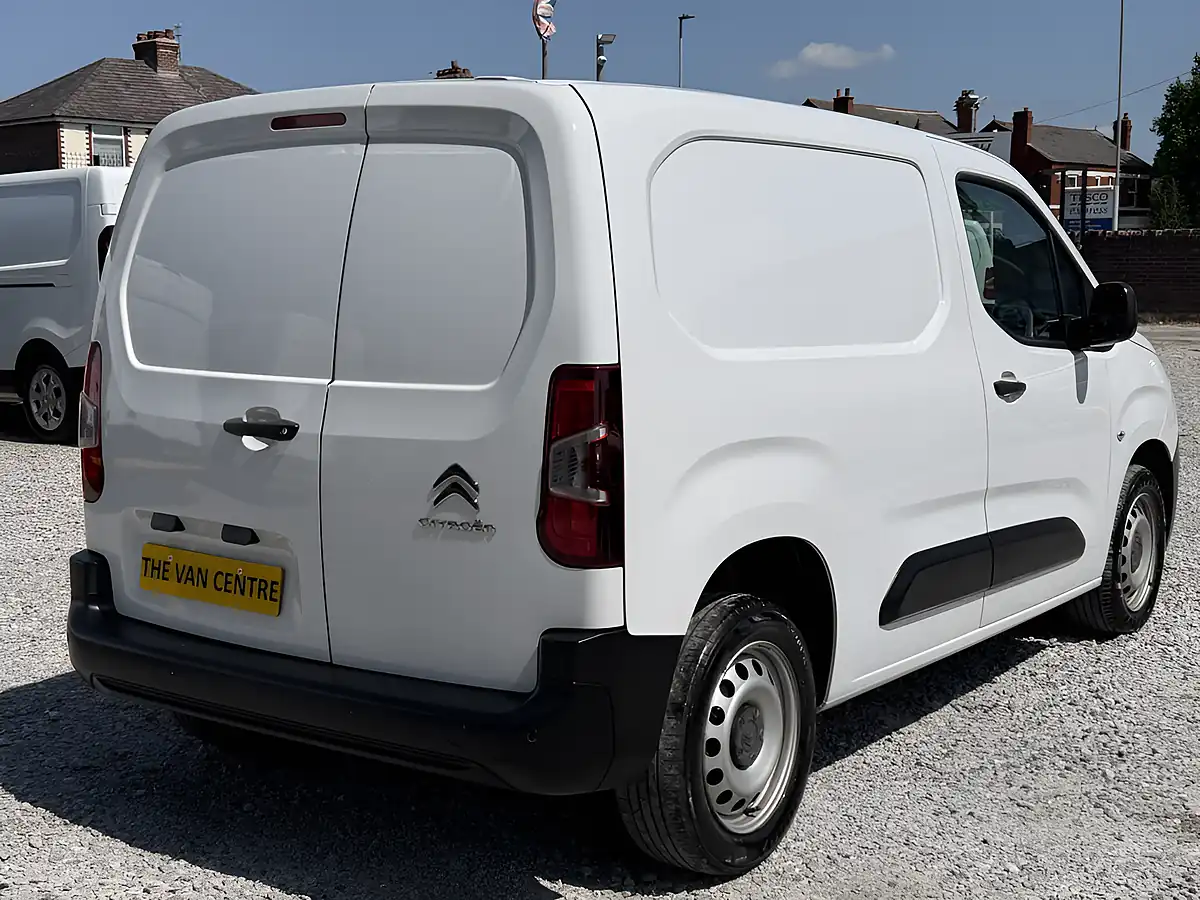Used 2023 Citroen Berlingo Enterprise Edition 1000 M White - Interior and Exterior details 11
