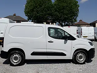Used 2023 Citroen Berlingo Enterprise Edition 1000 M White - Interior and Exterior details 12