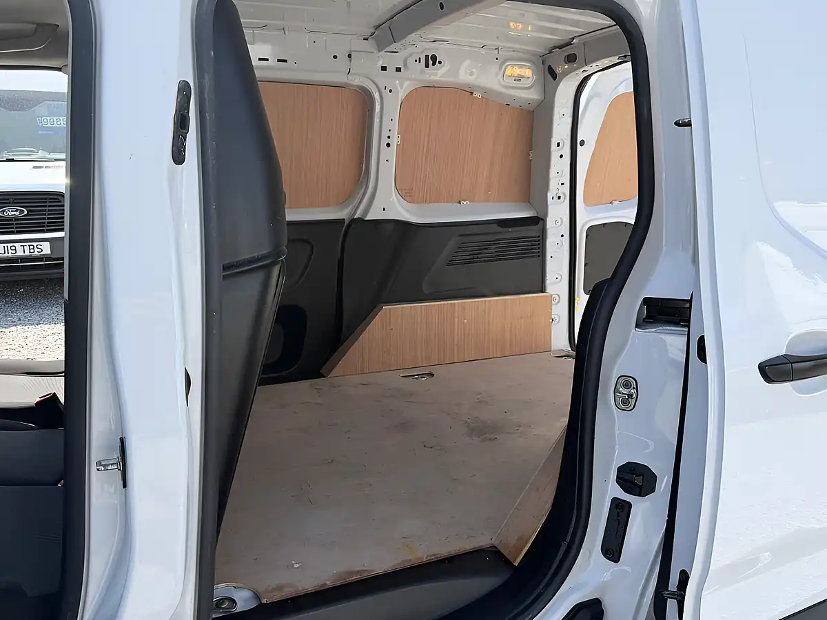 Used 2023 Citroen Berlingo Enterprise Edition 1000 M White - Interior and Exterior details 19